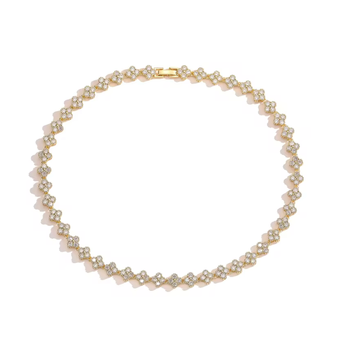 Chocker Estefania Dorado